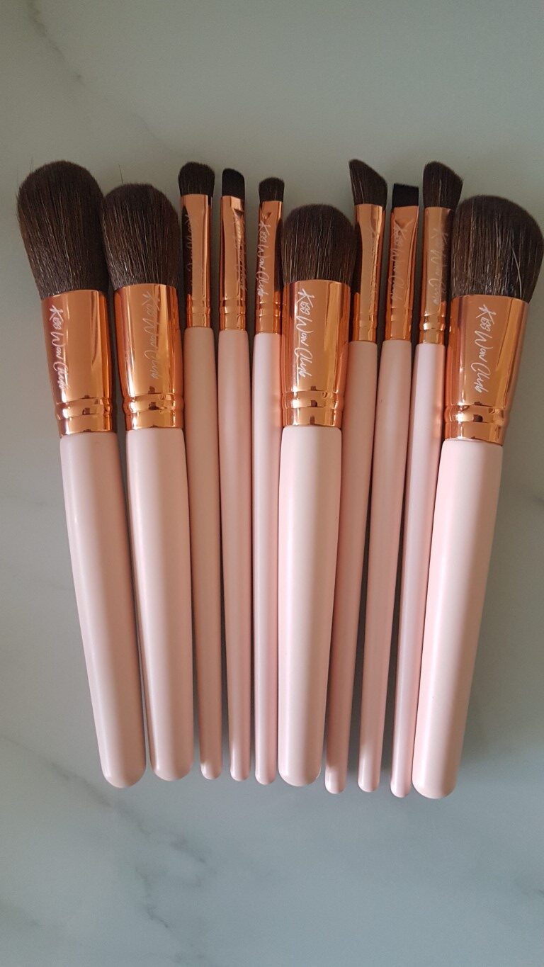 Kiss Wow Club Pink Flamingo Makeup Brush Set with Cosmetic Bag