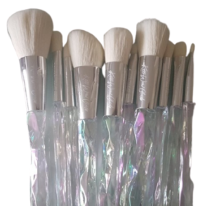 Kiss Wow Club White Holographic Crystal Makeup Brush Set 1